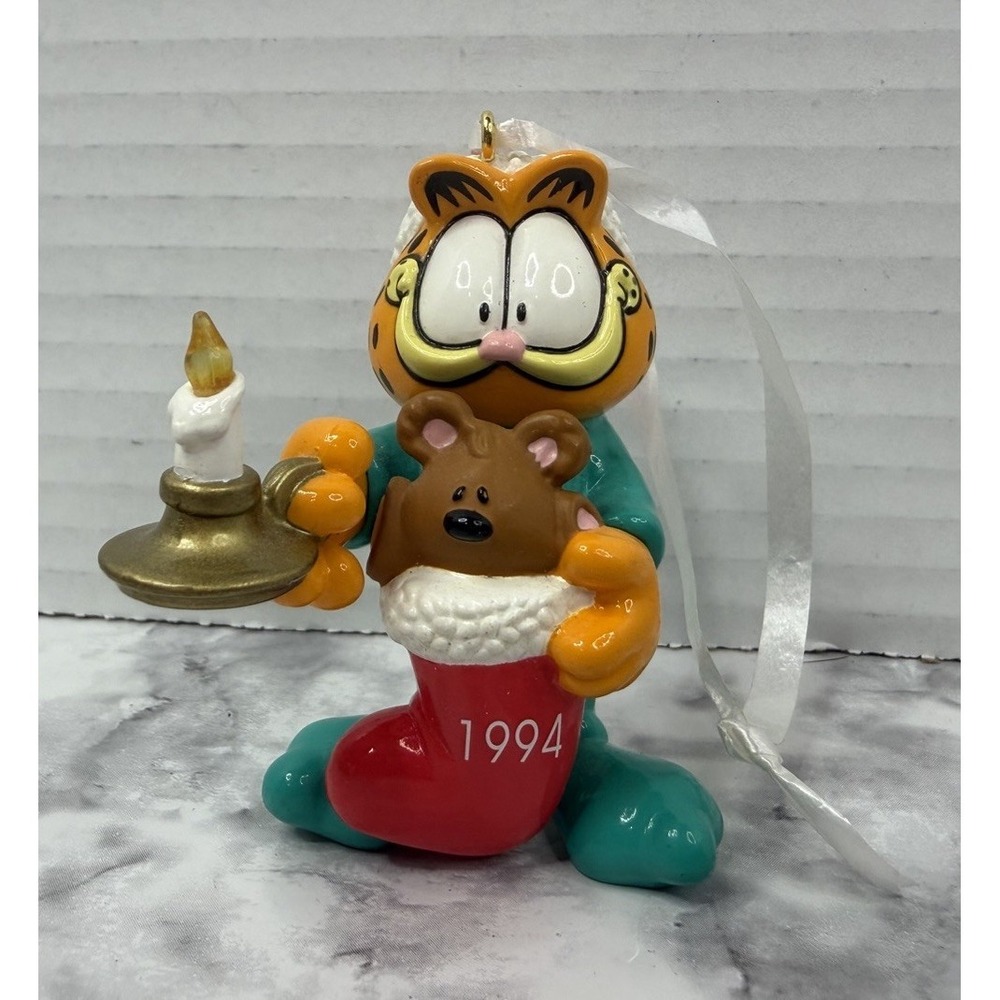 Hallmark Garfield & Pooky In Pajamas W/ Stocking/ Candle 1994 Ornament 710-217